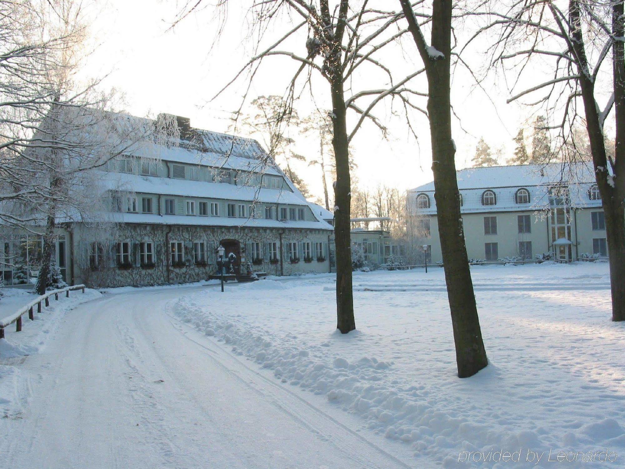 Hotel Dollnsee-Schorfheide Темплин Екстериор снимка